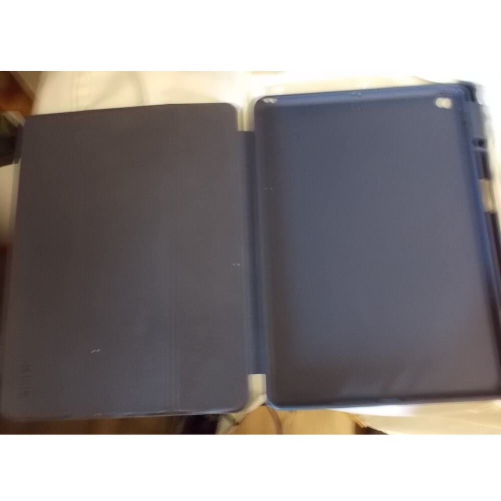 Slicone Reader or Computer Case - Picture 2 of 3